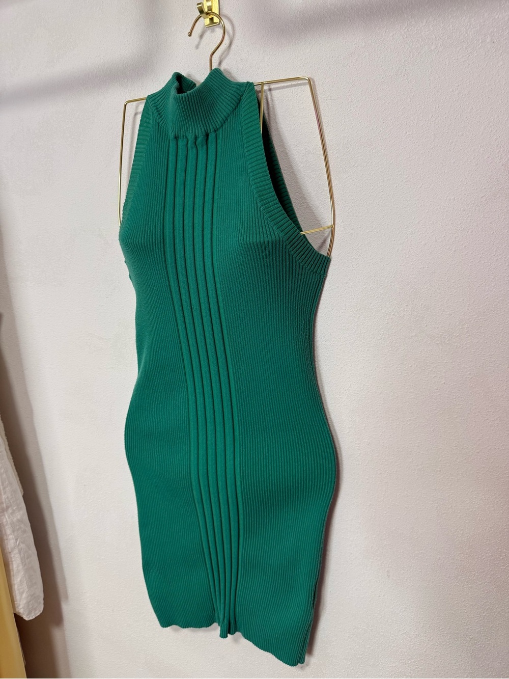 Sleeveless Mock Neck Ribbed Knit Dress in Green